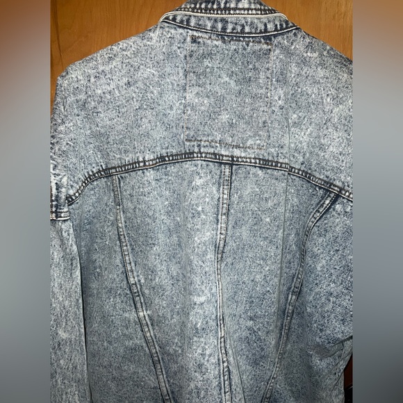 Adorable Vintage Jean Jacket - Picture 3 of 7